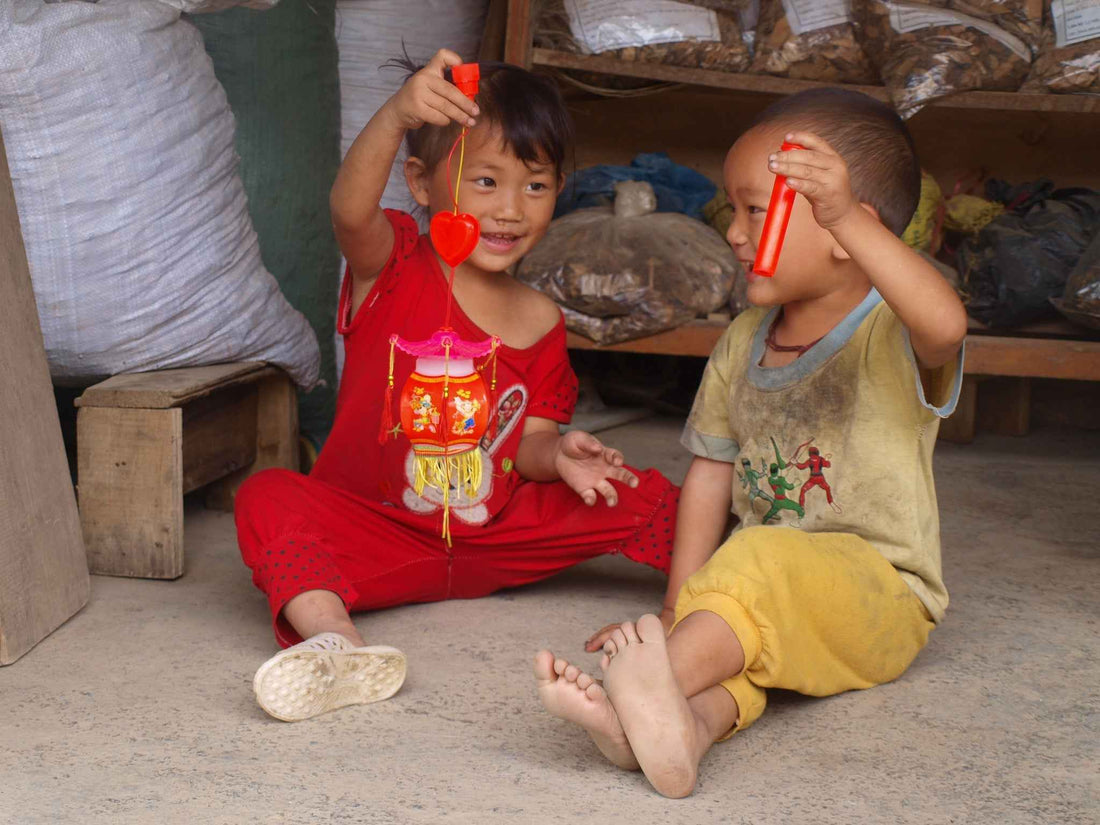Kids the Dzao way. The importance of getting dirty, endless play and going to school. - Tamay & Me - Handmade in Vietnam